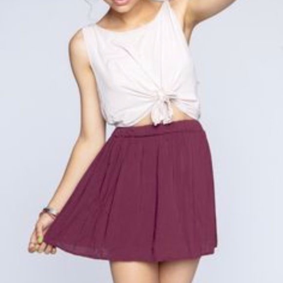 Brandy Melville Maroon Flowy Mini Skirt - Picture 1 of 3